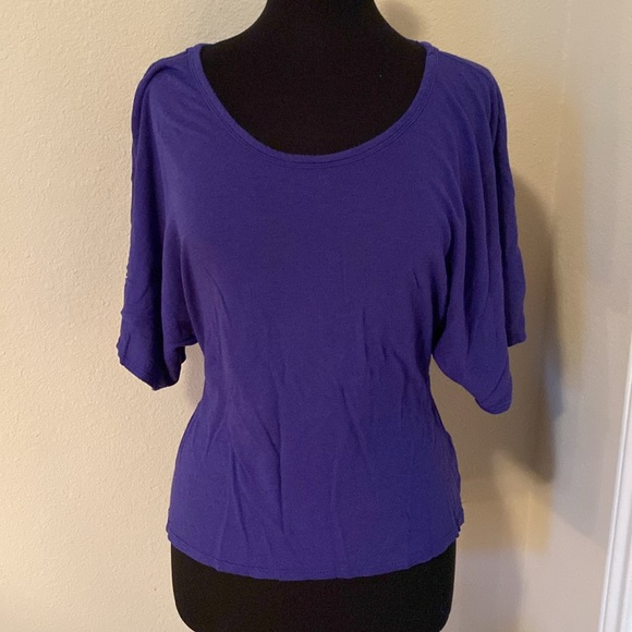 |•VICTORIA’S SECRET•| Sexy Open Back Purple Shirt S - Picture 2 of 9